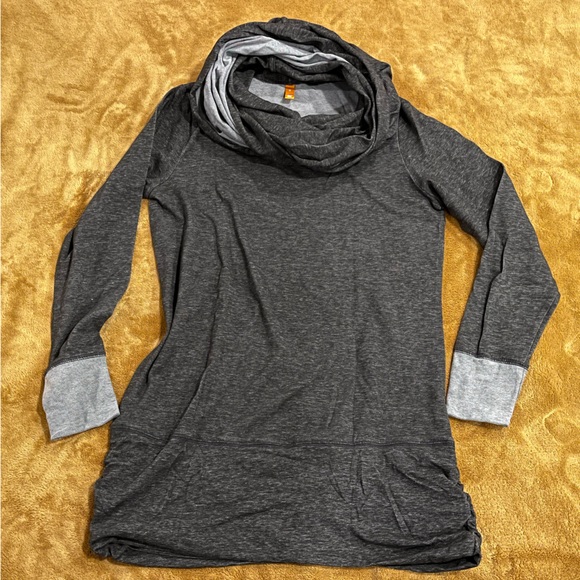 Lucy comfortable top and infinity scarf - Picture 4 of 9